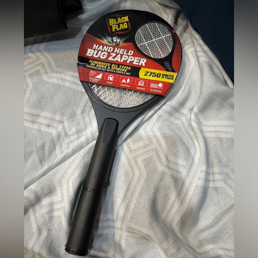 Black flag hand held electric bug zapper